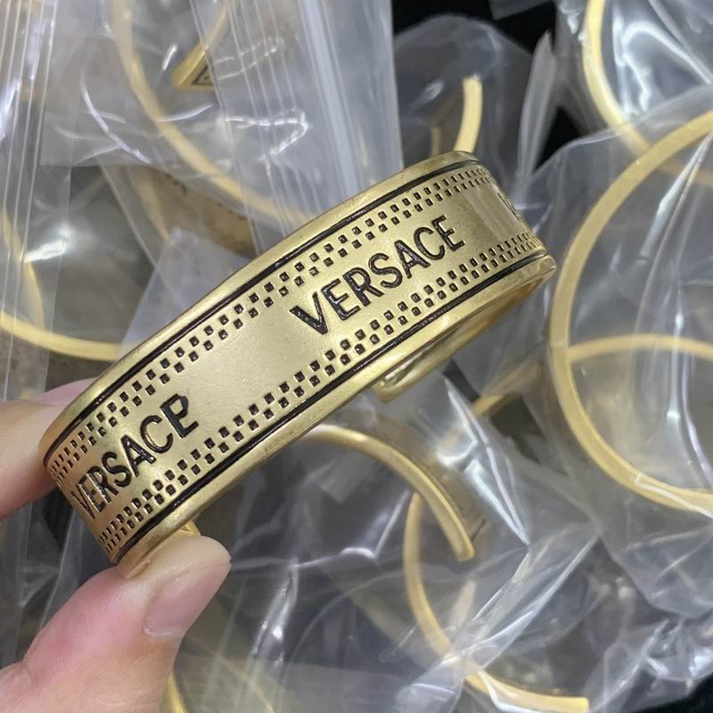 Versace bracelet 05lyx78